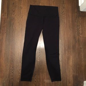 Lululemon Wonder Under Black Size 8.